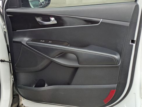 Used 2019 Kia Sorento L image 29