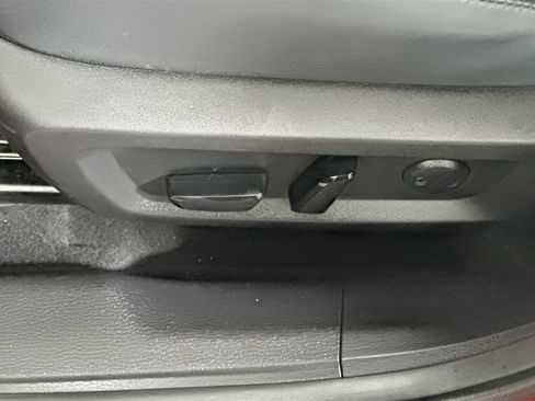 Used 2025 Mitsubishi Outlander SE FWD image 13