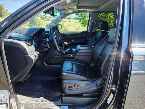 Used 2019 Chevrolet Suburban LT AWD/4WD image 3