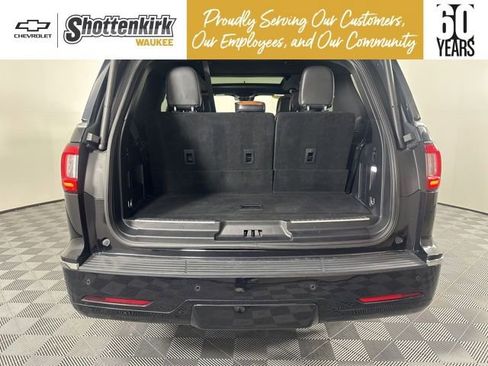 Used 2020 Lincoln Navigator Reserve w/ Luxury Package image 11