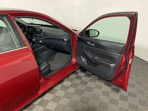 Used 2019 Nissan Altima 2.5 SR w/ SR Premium Package AWD/4WD image 36