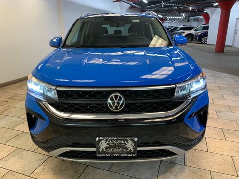 Used 2022 Volkswagen Taos SE image 4