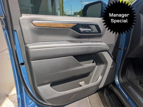 Used 2026 Chevrolet Suburban High Country w/ Sun And Tow Package AWD/4WD image 22