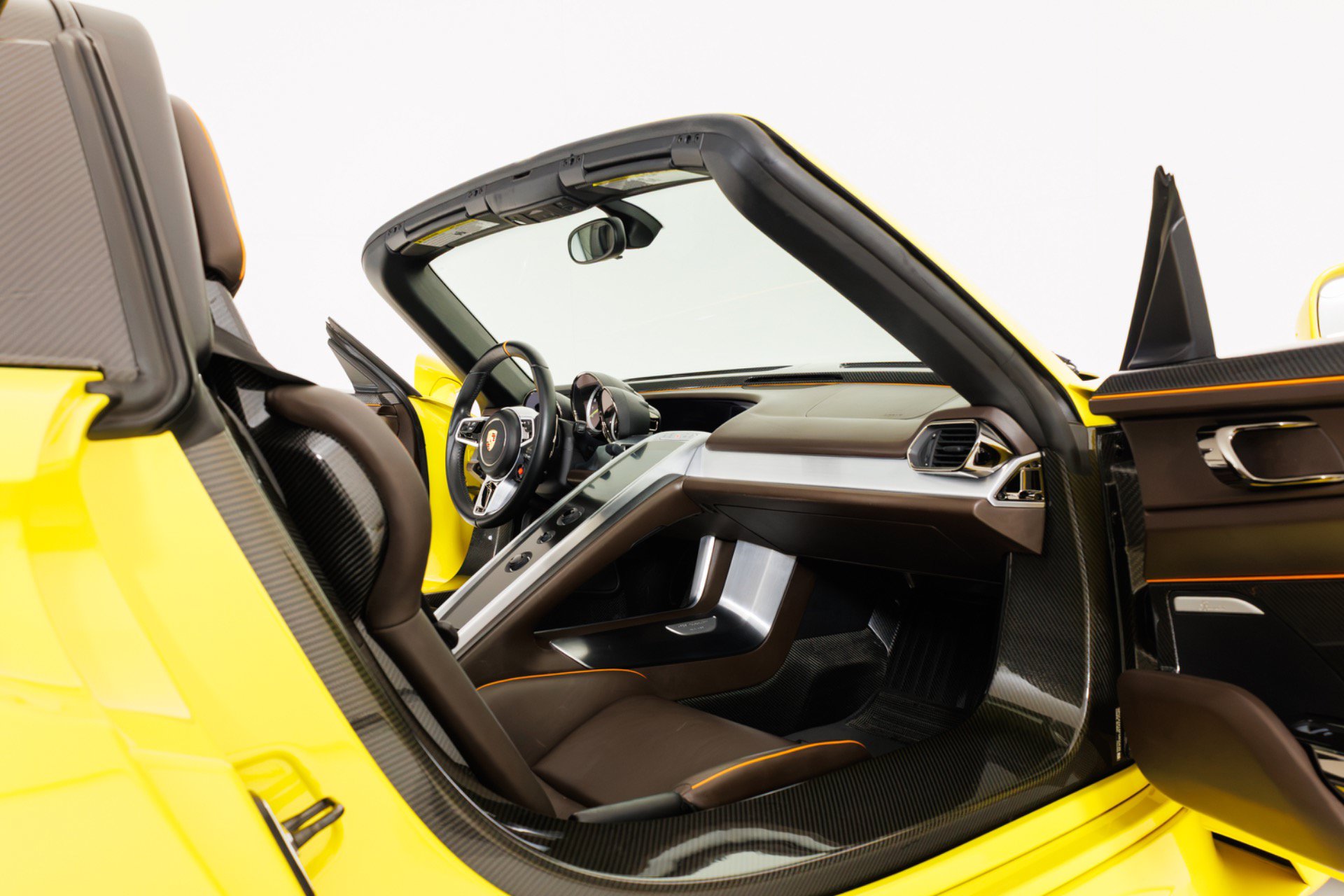 Used 2015 Porsche 918 Spyder AWD/4WD image 32