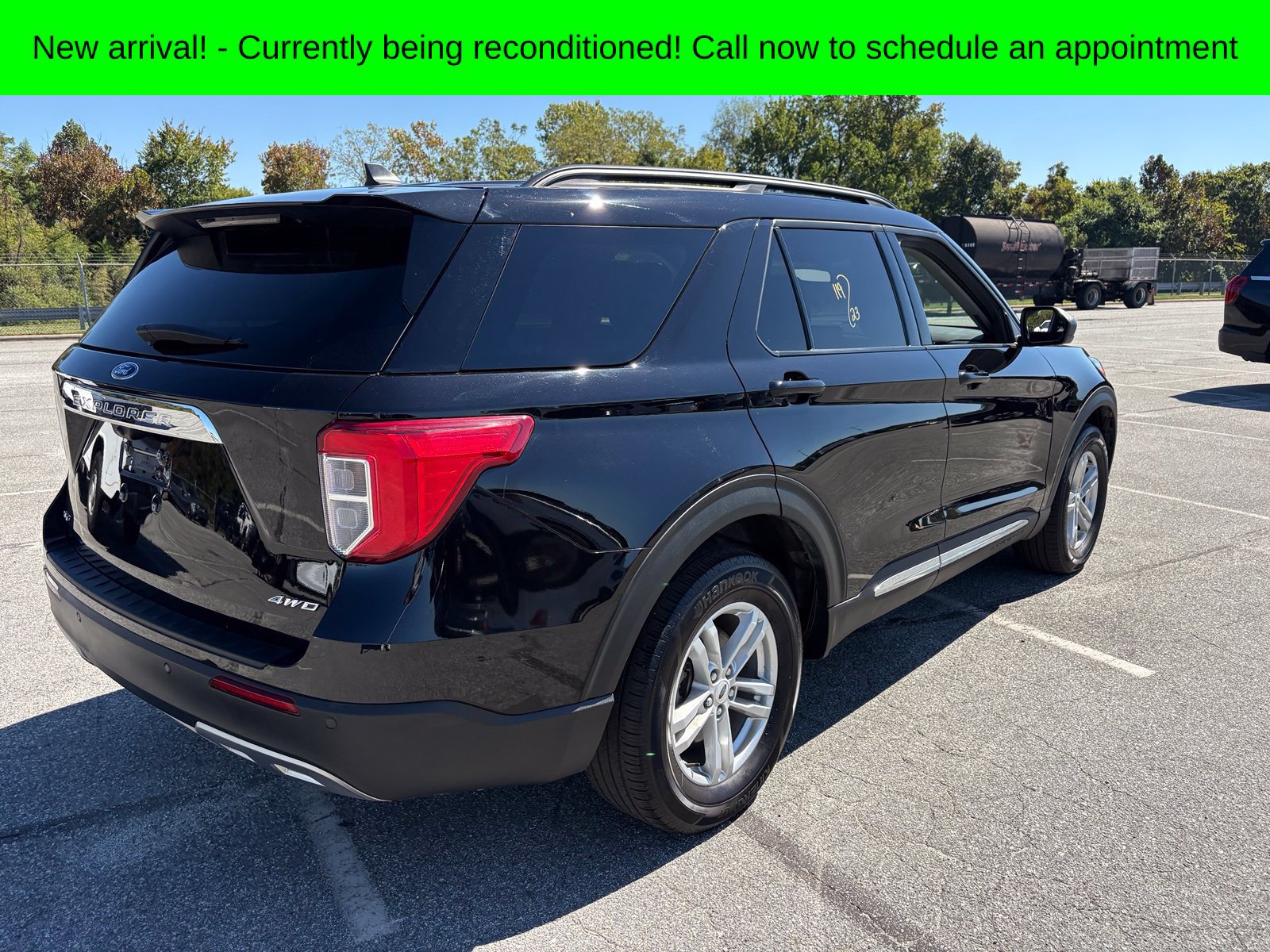 Used 2023 Ford Explorer XLT w/ Equipment Group 202A AWD/4WD image 4
