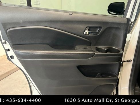 Used 2017 Honda Pilot Touring image 18