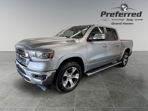 Used 2019 RAM 1500 Laramie AWD/4WD image 10