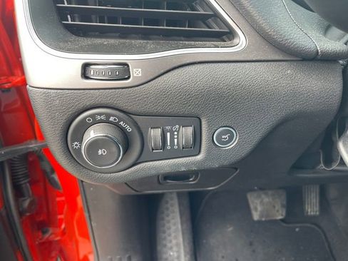 Used 2021 Jeep Cherokee Latitude Lux w/ Comfort/Convenience Group image 30