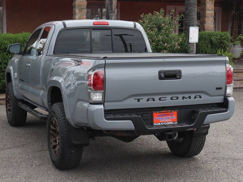 Used 2020 Toyota Tacoma TRD Sport AWD/4WD image 6