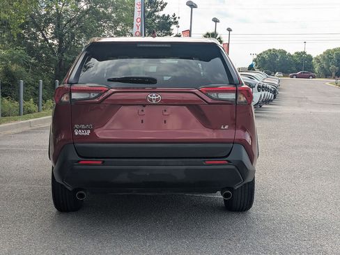 Used 2024 Toyota RAV4 LE FWD image 4