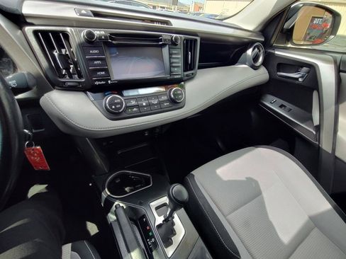 Used 2017 Toyota RAV4 XLE FWD image 17