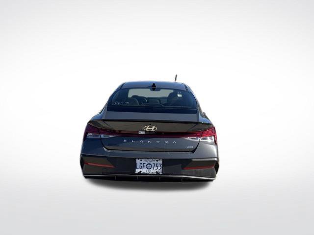 Used 2026 Hyundai Elantra SEL FWD image 4