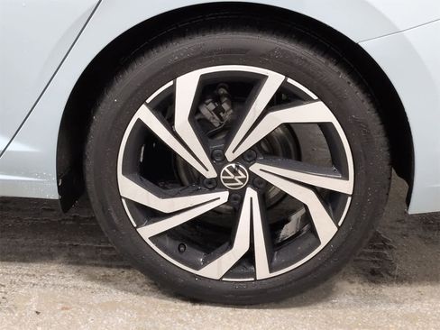 Used 2025 Volkswagen Jetta SEL image 14