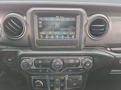 Used 2022 Jeep Gladiator Sport image 17