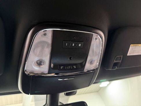 Used 2020 Jeep Grand Cherokee Altitude AWD/4WD image 83