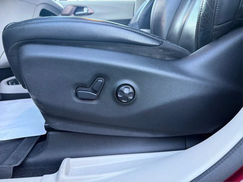 Used 2018 Chrysler Pacifica Touring-L Plus FWD image 19