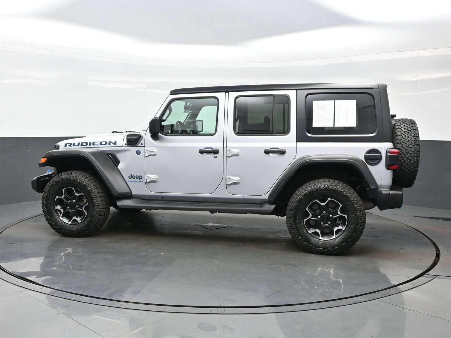 Used 2023 Jeep Wrangler Unlimited Rubicon 4xe AWD/4WD image 4