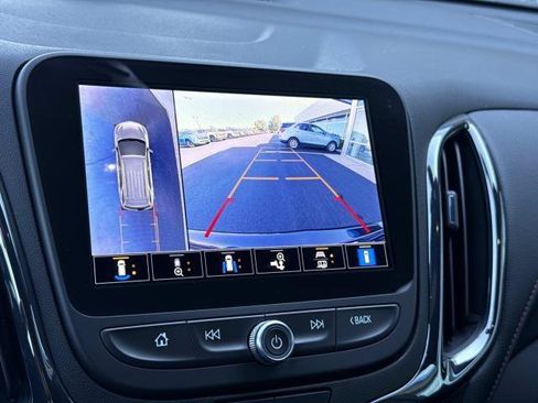 Used 2024 Chevrolet Equinox RS FWD image 18