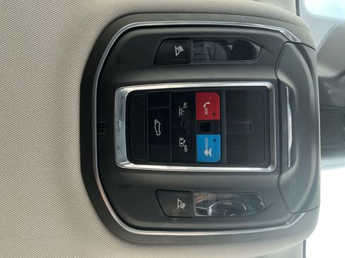 Used 2023 Jeep Grand Cherokee L Limited AWD/4WD image 18