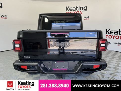 Used 2022 Jeep Gladiator Overland AWD/4WD image 6