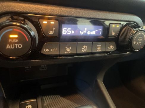 Used 2024 Nissan Kicks SR w/ SR Premium Package image 13