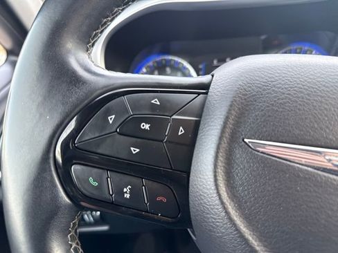 Used 2018 Chrysler Pacifica Touring-L w/ Premium Audio Group image 25