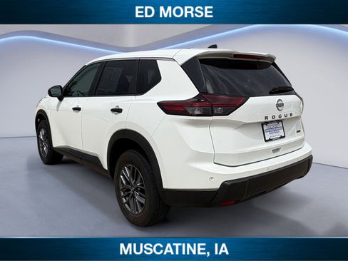 Used 2024 Nissan Rogue S AWD/4WD image 3