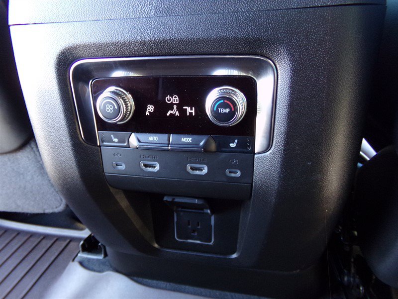 Used 2024 GMC Yukon XL Denali Ultimate AWD/4WD image 30