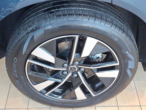 Certified 2026 Volvo XC60 T8 Core w/ Climate Package image 7