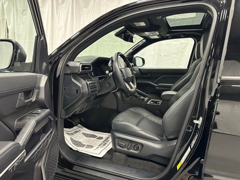 Used 2025 Toyota 4Runner TRD Off-Road Premium image 10