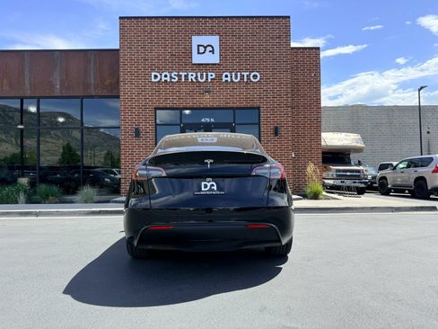 Used 2022 Tesla Model Y Long Range AWD/4WD image 5