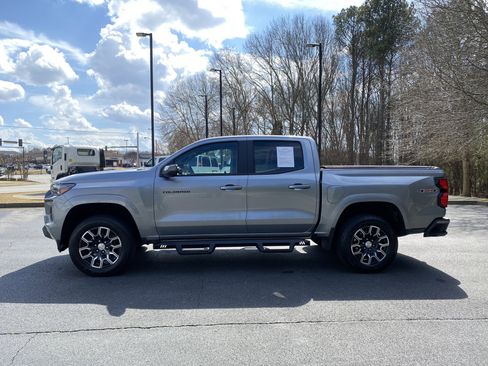 Used 2023 Chevrolet Colorado LT w/ LT Convenience Package III image 5