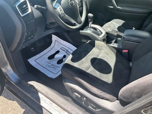 Used 2016 Nissan Rogue SV AWD/4WD image 10