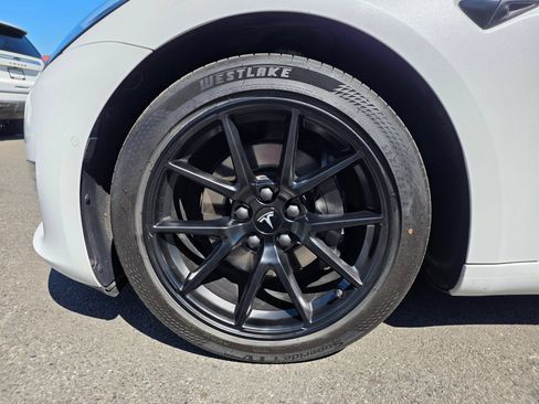 Used 2021 Tesla Model 3 Standard Range Plus RWD image 13