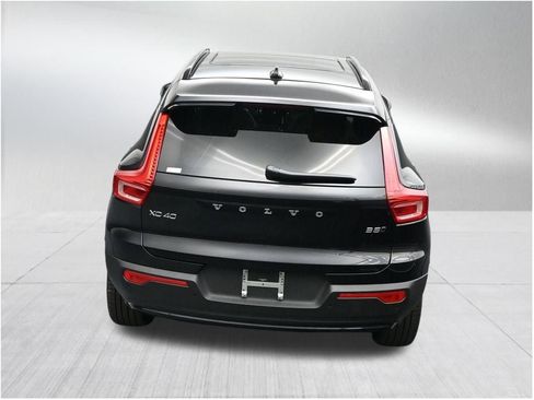 New 2026 Volvo XC40 B5 Ultra AWD/4WD image 16