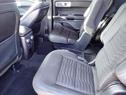 Used 2020 Ford Explorer XLT image 10