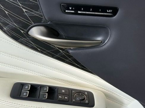 Used 2022 Lexus LS 500 w/ Luxury Package image 16