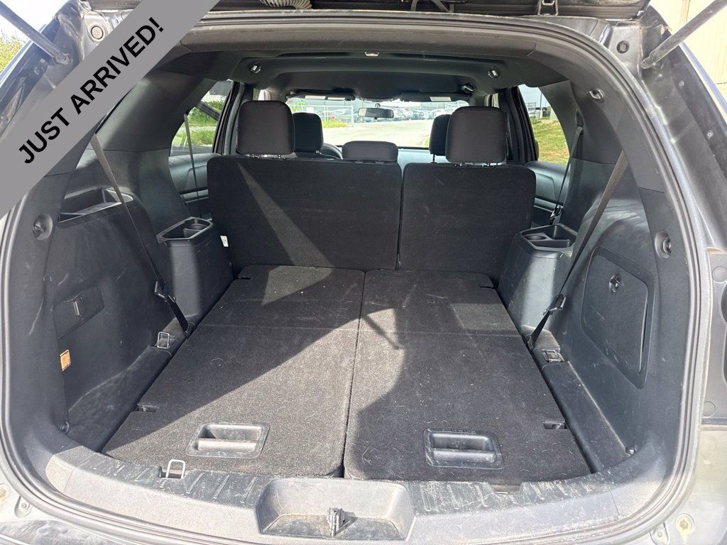 Used 2018 Ford Explorer XLT AWD/4WD image 14