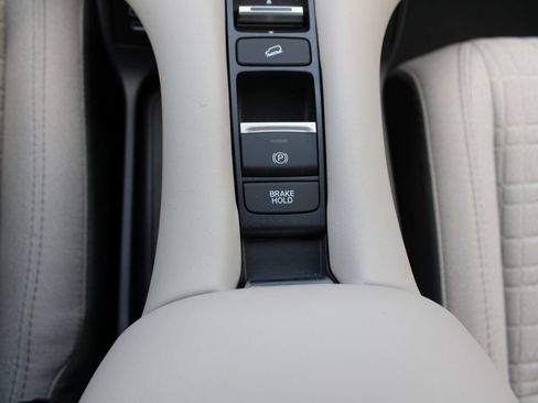 New 2026 Honda HR-V LX image 38