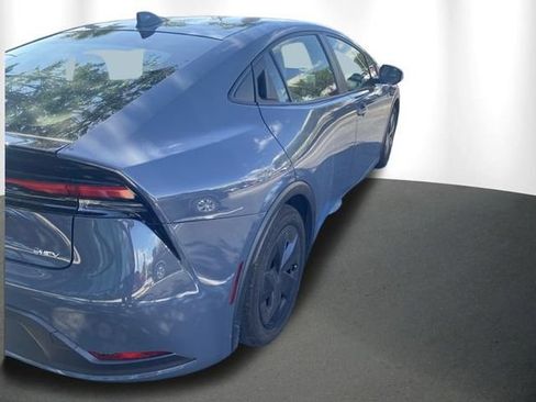 Used 2024 Toyota Prius LE FWD image 4