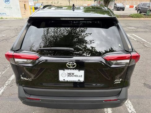Used 2024 Toyota RAV4 XLE w/ Convenience Package AWD/4WD image 6