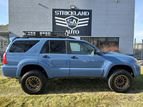 Used 2007 Toyota 4Runner SR5 image 5