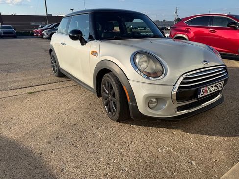 Used 2014 MINI Cooper 2-Door Hardtop FWD image 2