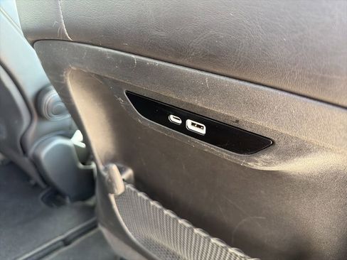 Used 2024 Chrysler Pacifica Touring-L FWD image 22
