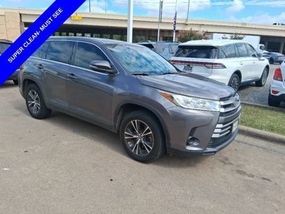 Used 2019 Toyota Highlander LE