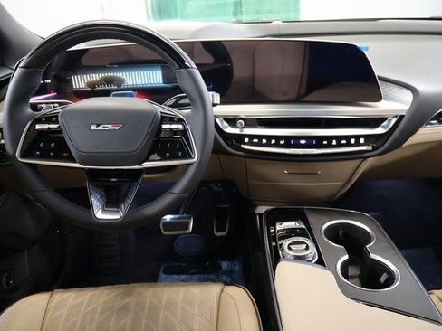 New 2026 Cadillac Lyriq V image 11