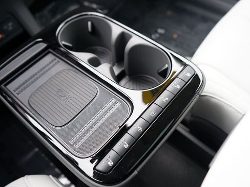 Used 2025 Hyundai Ioniq 5 Limited image 30