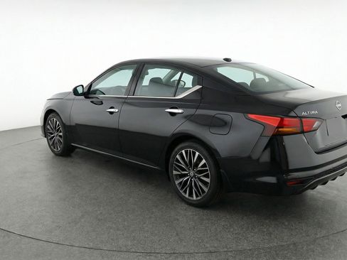 Used 2025 Nissan Altima 2.5 SV image 6