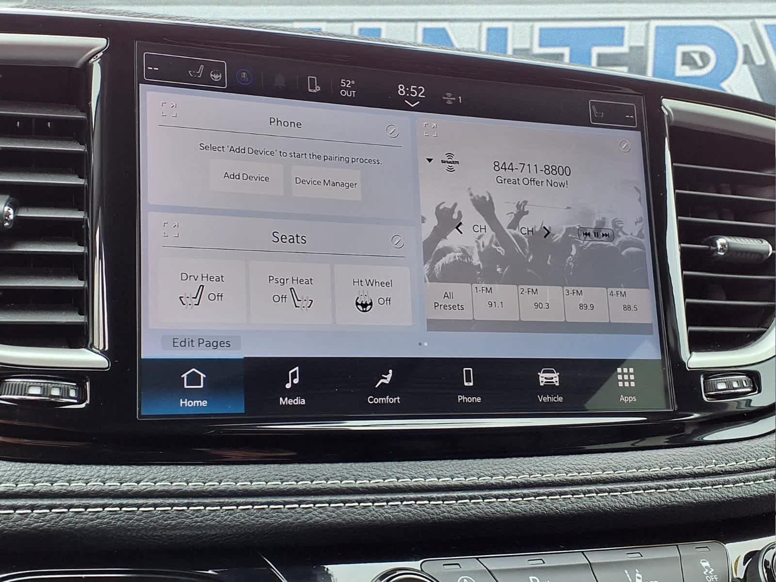 Used 2024 Chrysler Pacifica Touring-L FWD image 19