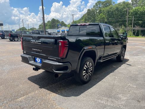 Used 2024 GMC Sierra 2500 Denali Ultimate AWD/4WD image 5